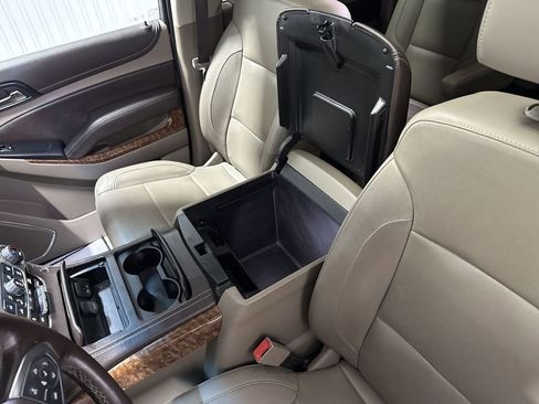 Used 2017 Chevrolet Suburban Premier image 36