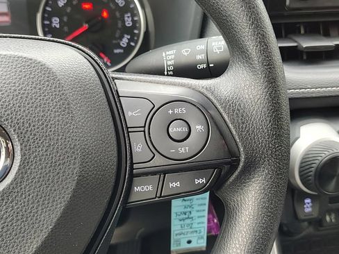 Used 2019 Toyota RAV4 LE w/ Carpet Mat Package FWD image 24
