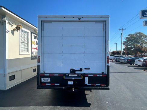 Used 2021 GMC Savana 3500 Extended w/ Power Convenience Package image 4