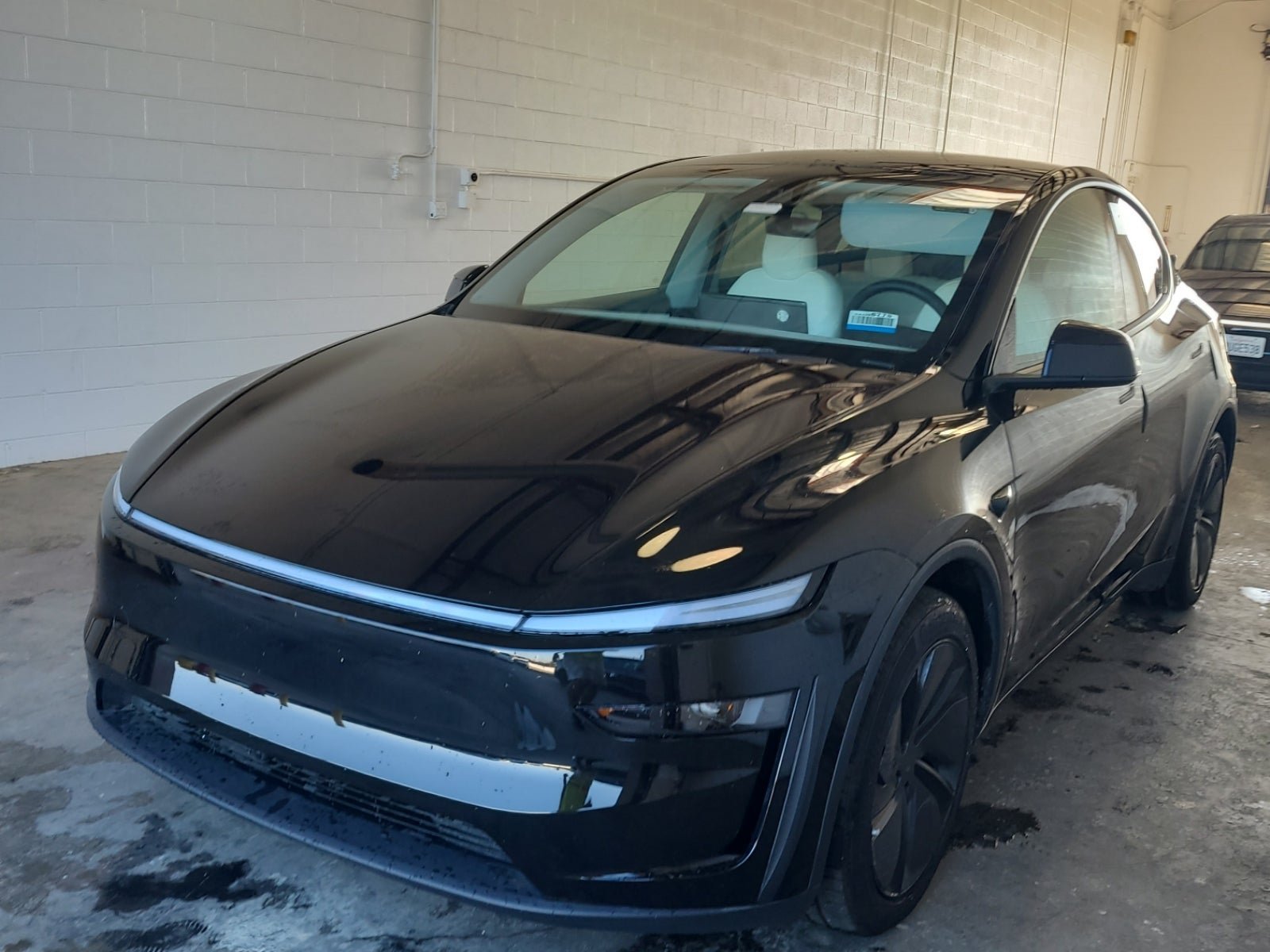Used 2026 Tesla Model Y AWD image 9