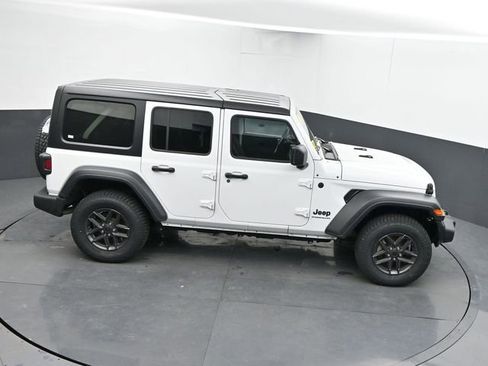Used 2025 Jeep Wrangler Unlimited Sport AWD/4WD image 35