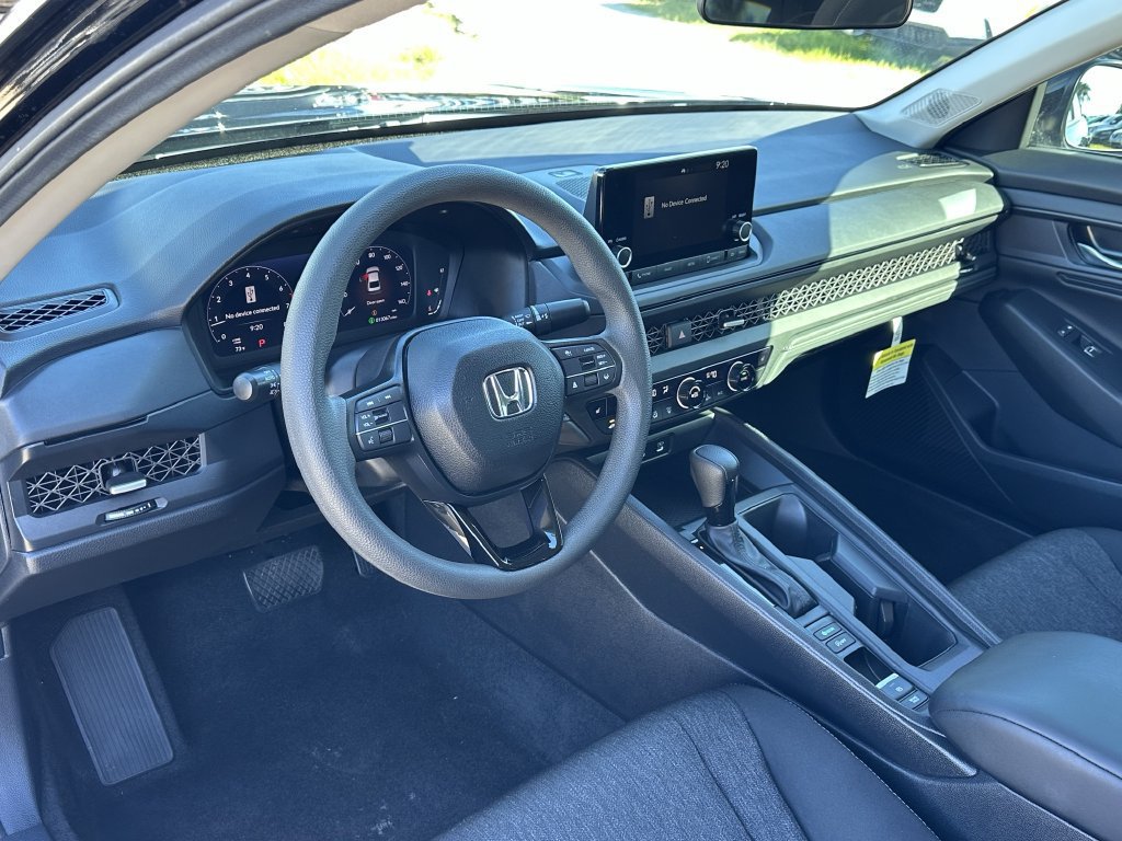 Used 2025 Honda Accord SE image 18