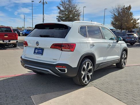 Certified 2023 Volkswagen Taos SEL image 3