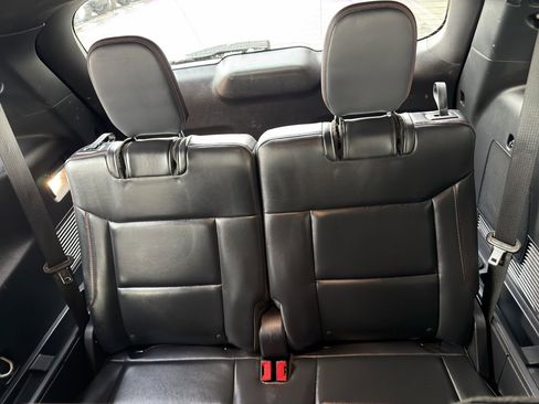 Certified 2025 Ford Explorer ST-Line w/ ST-Line Street Pack image 35