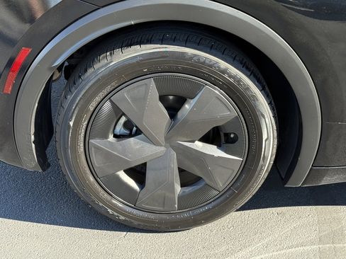 Used 2024 Toyota Prius LE image 10