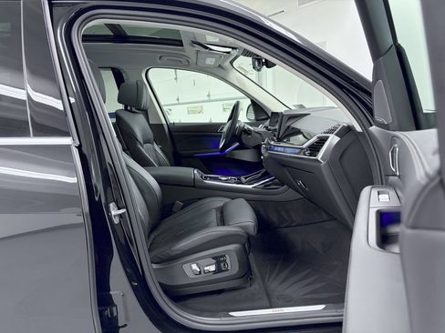 Used 2023 BMW X7 xDrive40i w/ Premium Package AWD/4WD image 17