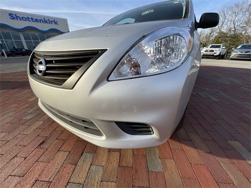 Used 2014 Nissan Versa S Plus image 6