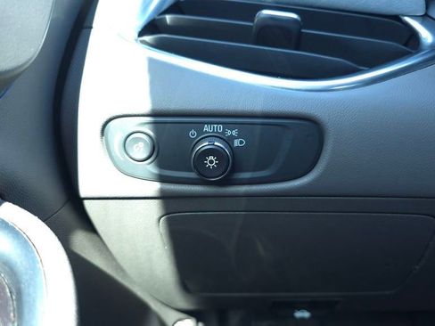 Used 2020 Chevrolet Malibu LT image 28