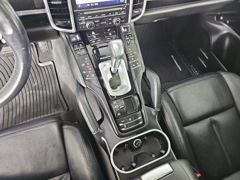 Used 2016 Porsche Cayenne AWD/4WD image 25
