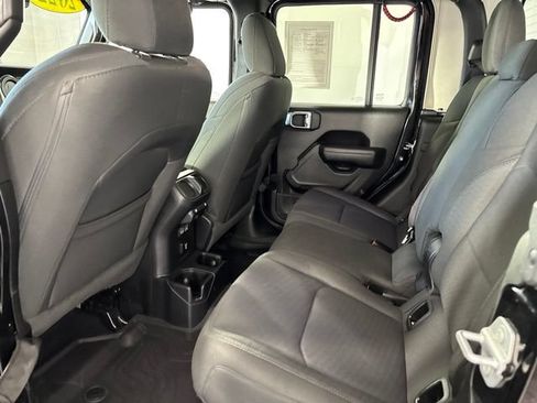 Used 2022 Jeep Gladiator Sport AWD/4WD image 24