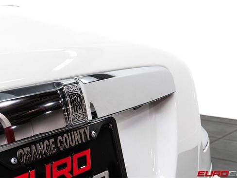 Used 2018 Rolls-Royce Dawn image 20
