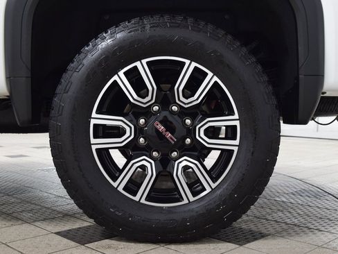 Used 2023 GMC Sierra 2500 AT4 w/ AT4 Premium Plus Package image 29