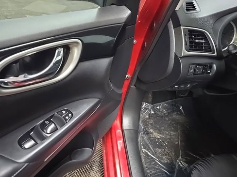 Used 2017 Nissan Sentra SV image 27
