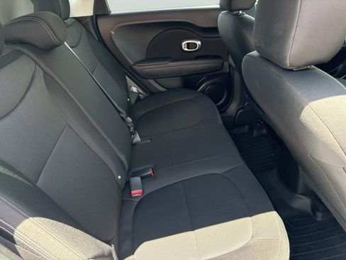 Used 2016 Kia Soul FWD image 17