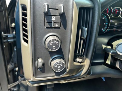 Used 2018 Chevrolet Silverado 1500 High Country AWD/4WD image 31