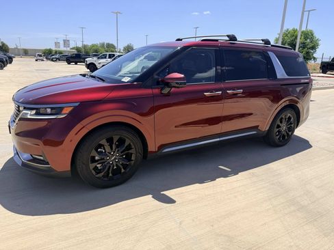 Used 2023 Kia Carnival SX FWD image 10