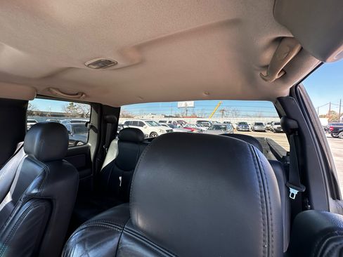 Used 2004 GMC Sierra 1500 SLE w/ Safe And Sound Package image 28