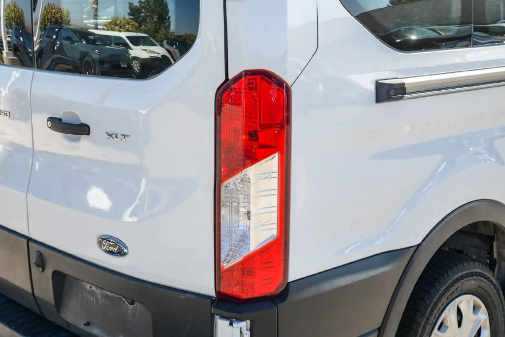 Used 2023 Ford Transit 350 XLT RWD image 7
