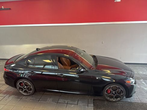 Used 2024 Alfa Romeo Giulia Ti w/ Active Assist Plus Package image 17