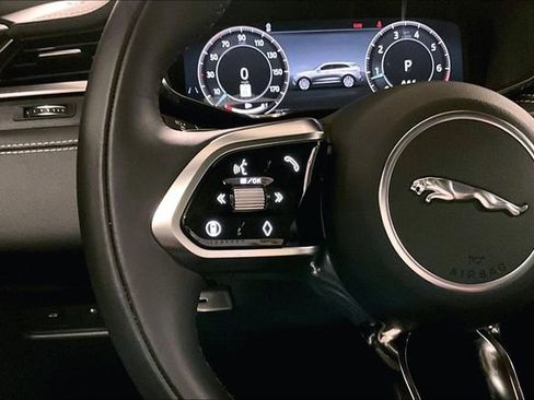 Certified 2025 Jaguar F-PACE R-Dynamic S image 20