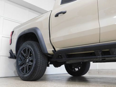 Used 2024 Chevrolet Colorado Trail Boss w/ Safety Package AWD/4WD image 10