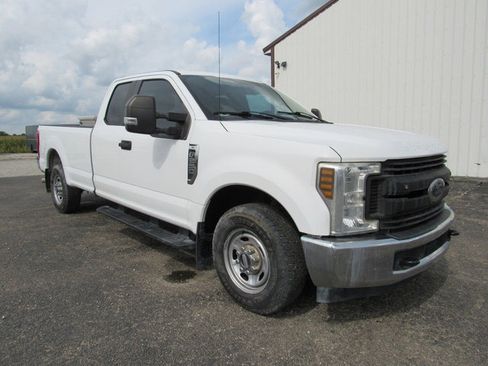 Used 2018 Ford F250 XL w/ Power Equipment Group RWD image 9