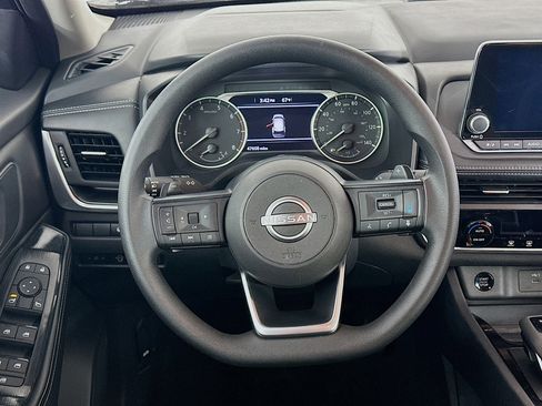 Used 2024 Nissan Rogue SV image 18