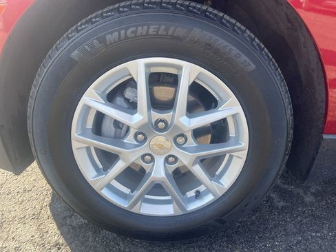 Certified 2024 Chevrolet Equinox LT w/ LPO, Floor Liner Package image 31