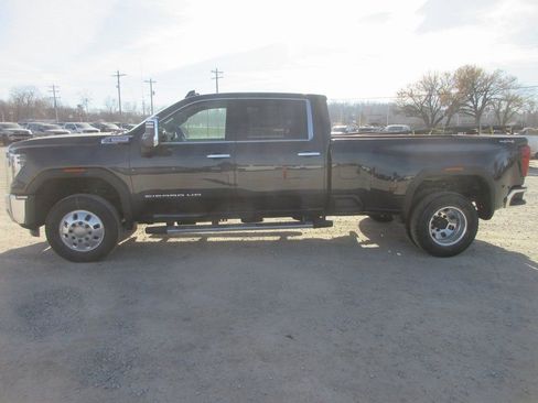 New 2026 GMC Sierra 3500 SLT w/ SLT Premium Package AWD/4WD image 9
