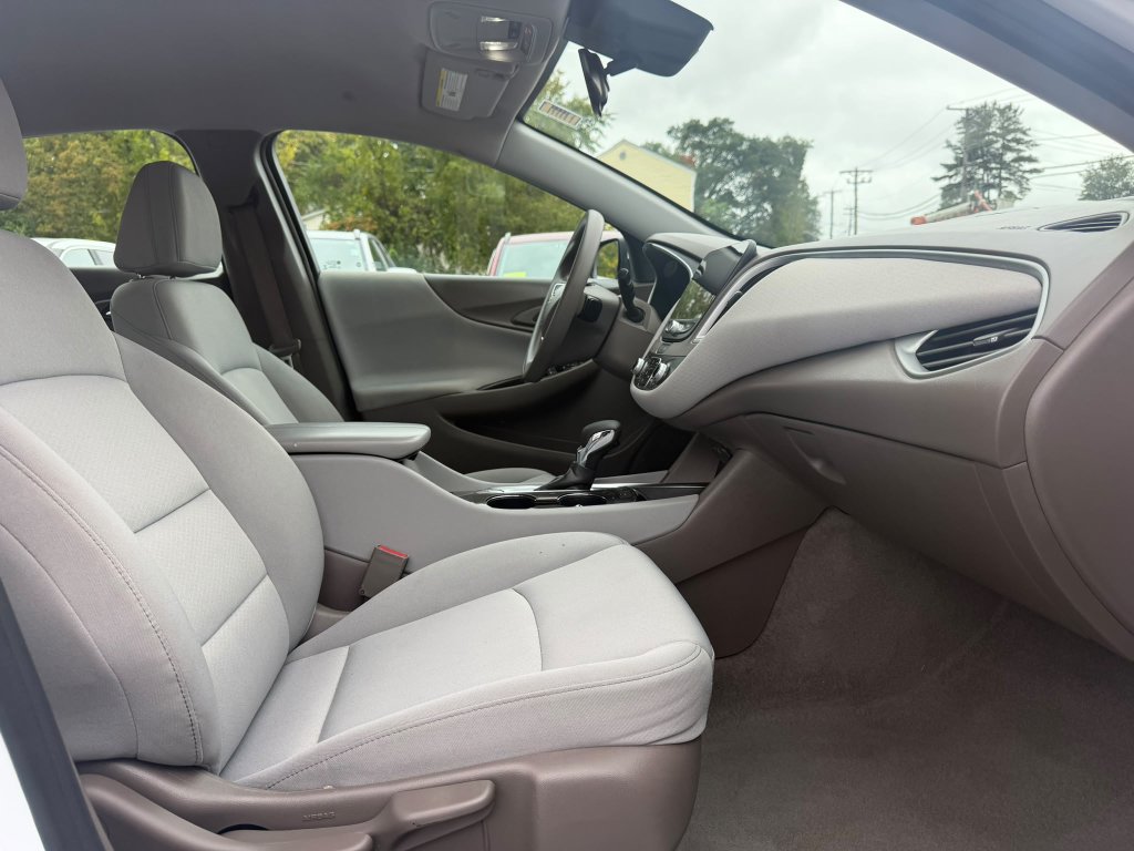 Used 2024 Chevrolet Malibu LT FWD image 17