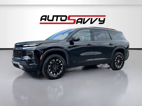 Used 2024 Chevrolet Traverse Z71 AWD/4WD image 3
