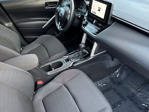Used 2024 Toyota Corolla Cross SE image 16