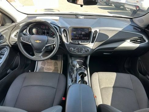 Used 2023 Chevrolet Malibu LT FWD image 17