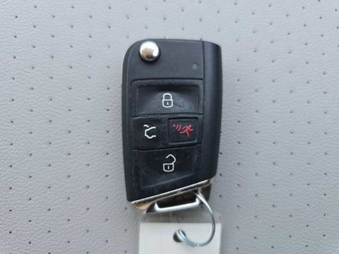 Used 2021 Volkswagen Tiguan SE AWD/4WD image 21