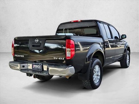 Used 2017 Nissan Frontier SV image 5