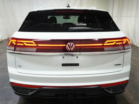 Used 2024 Volkswagen Atlas Cross Sport SE AWD/4WD image 5