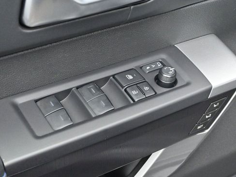 Used 2025 Toyota Tundra Platinum AWD/4WD image 10