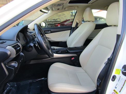 Used 2014 Lexus IS 250 image 9