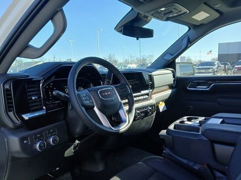 New 2026 GMC Sierra 1500 SLE w/ Preferred Package AWD/4WD image 9