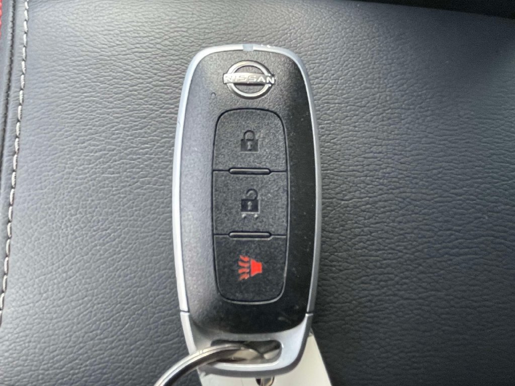 Used 2025 Nissan Kicks SR AWD/4WD image 32