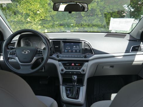 Used 2018 Hyundai Elantra SEL FWD image 9