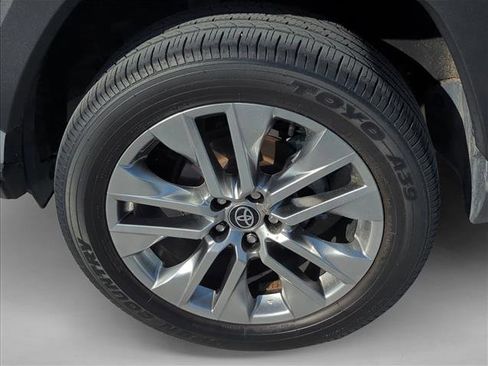 Used 2023 Toyota RAV4 XLE Premium FWD image 7