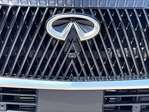 Certified 2025 INFINITI QX80 Luxe AWD/4WD image 12
