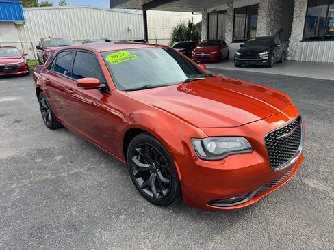 Used 2021 Chrysler 300 S image 2