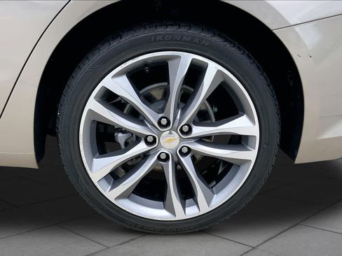 Used 2024 Chevrolet Malibu LT FWD image 11
