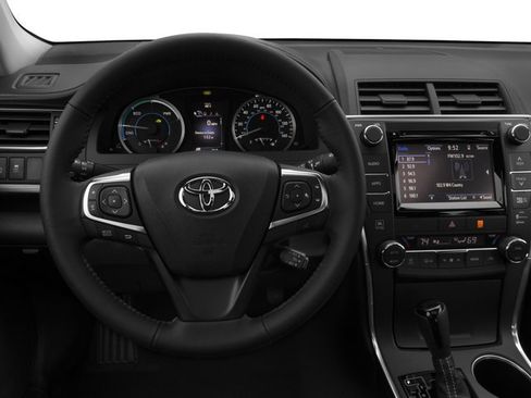 Used 2016 Toyota Camry XLE w/ Moonroof Package FWD image 6