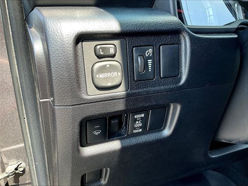Used 2019 Toyota 4Runner SR5 AWD/4WD image 37