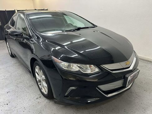 Used 2018 Chevrolet Volt Premier w/ Driver Confidence Package image 32