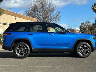 New 2023 Jeep Grand Cherokee Trailhawk w/ Advanced Protech Group II video 2