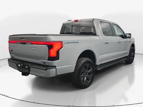 Used 2023 Ford F150 Lightning Lariat image 10
